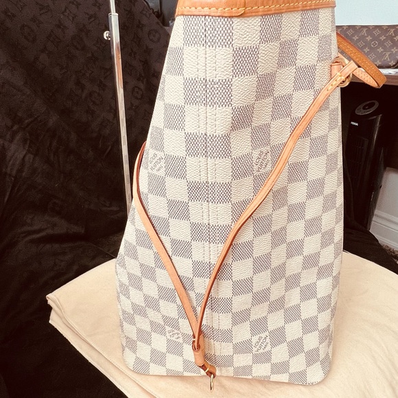 Authentic Louis Vuitton Neverfull GM in Damier Azur Canvas - Picture 5 of 14